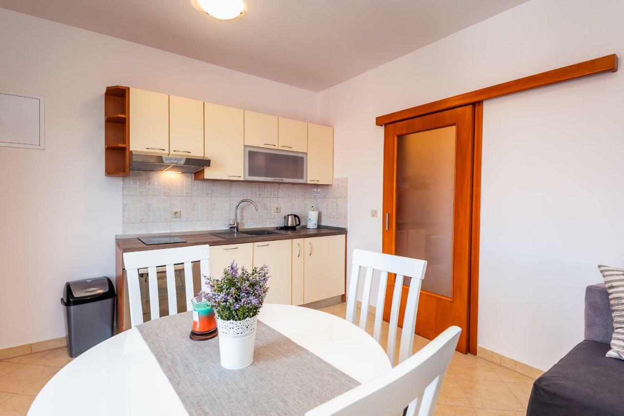 Apartmani Marina كليك المظهر الخارجي الصورة