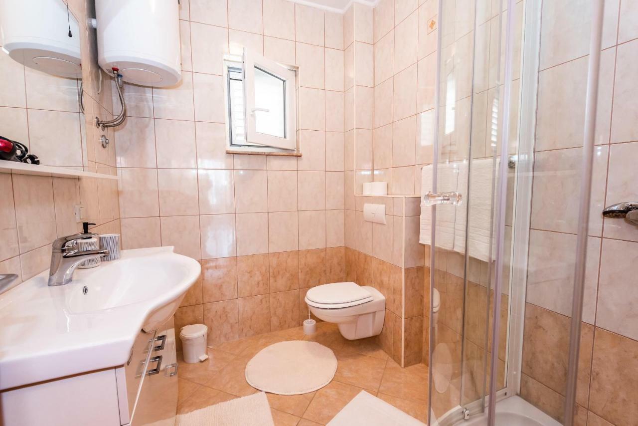Apartmani Marina كليك المظهر الخارجي الصورة