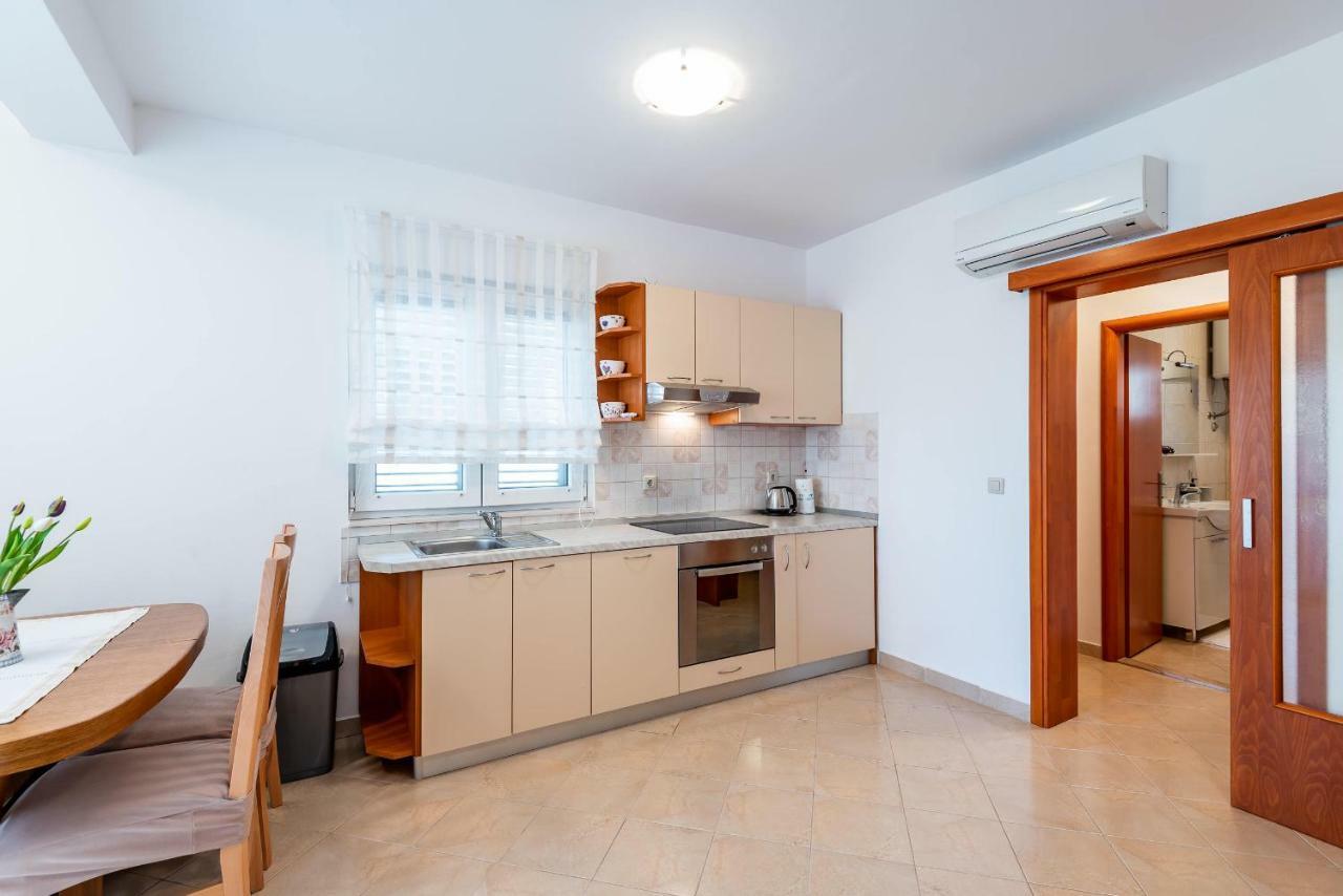 Apartmani Marina كليك المظهر الخارجي الصورة