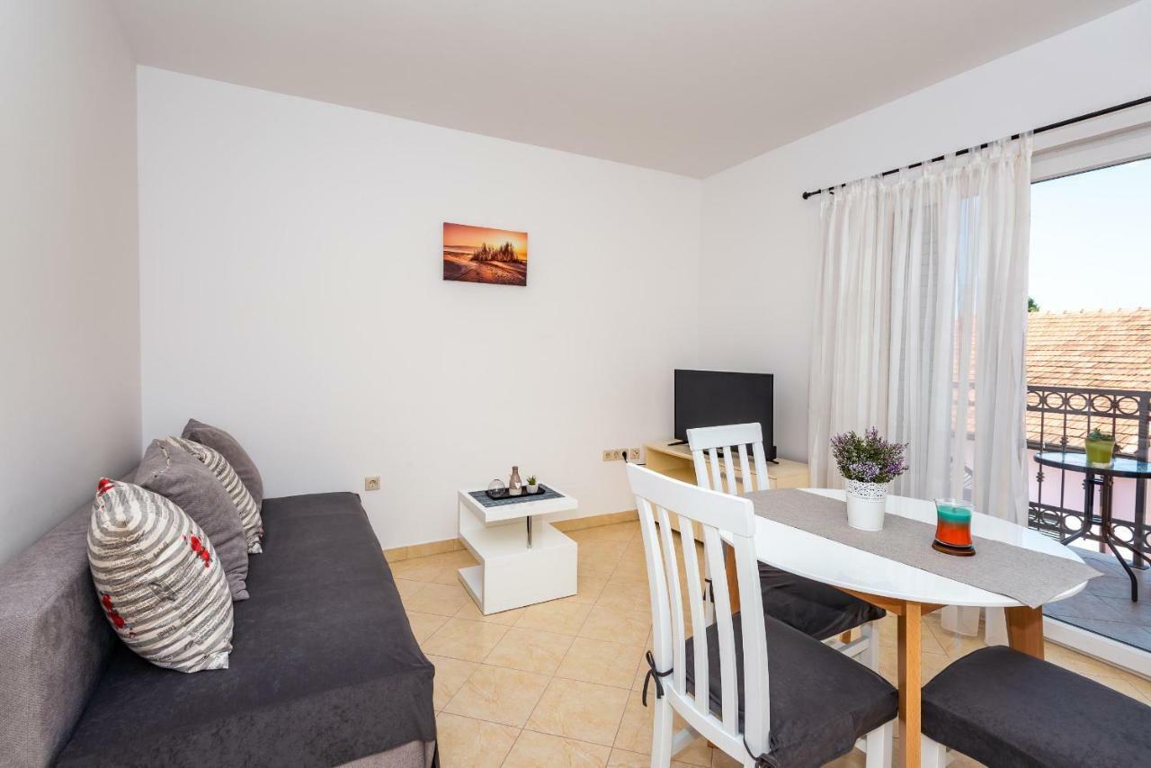 Apartmani Marina كليك المظهر الخارجي الصورة