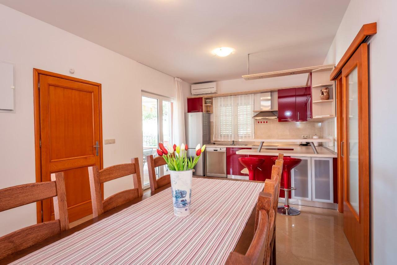 Apartmani Marina كليك المظهر الخارجي الصورة