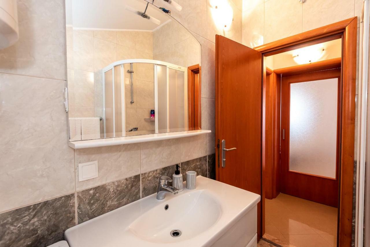 Apartmani Marina كليك المظهر الخارجي الصورة